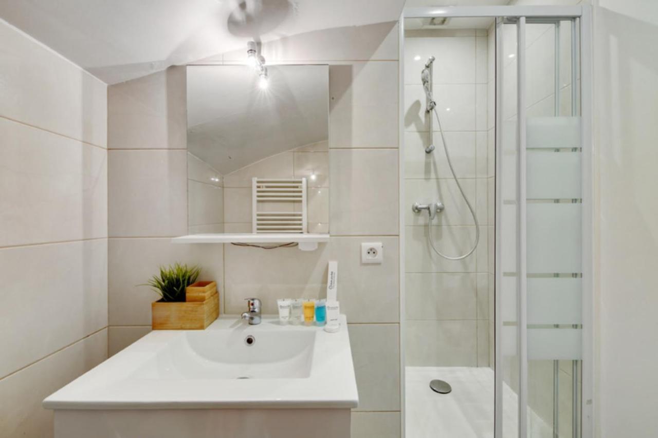 250 Suite Sainte - Superb Apartment In París Exterior foto