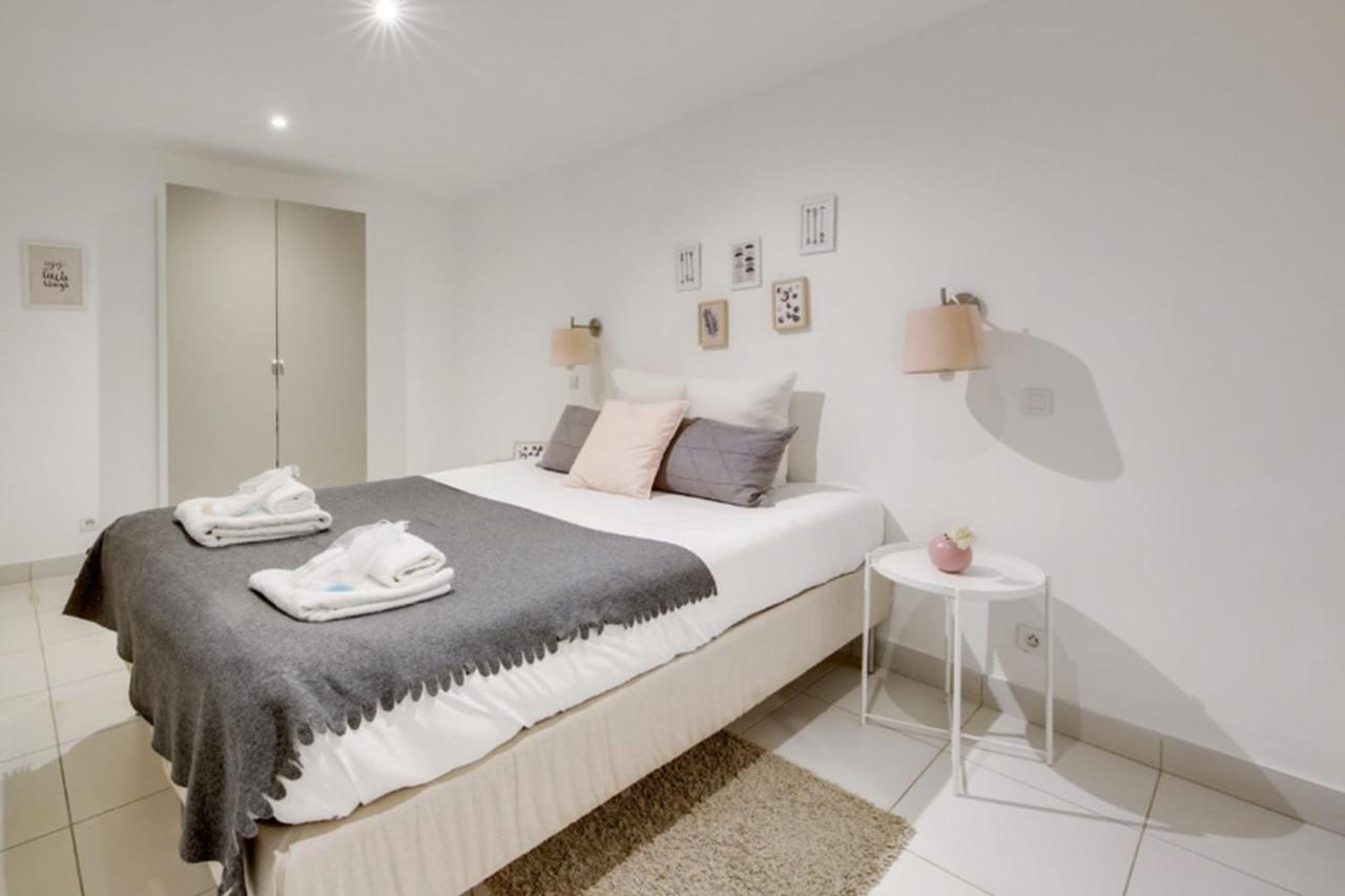 250 Suite Sainte - Superb Apartment In París Exterior foto